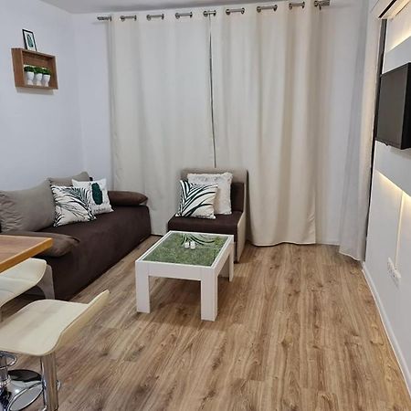 Little Treasure By The Sea Appartement Pomorie Buitenkant foto