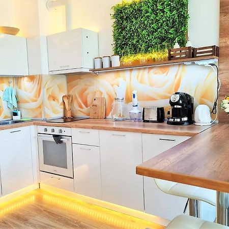 Little Treasure By The Sea Appartement Pomorie Buitenkant foto