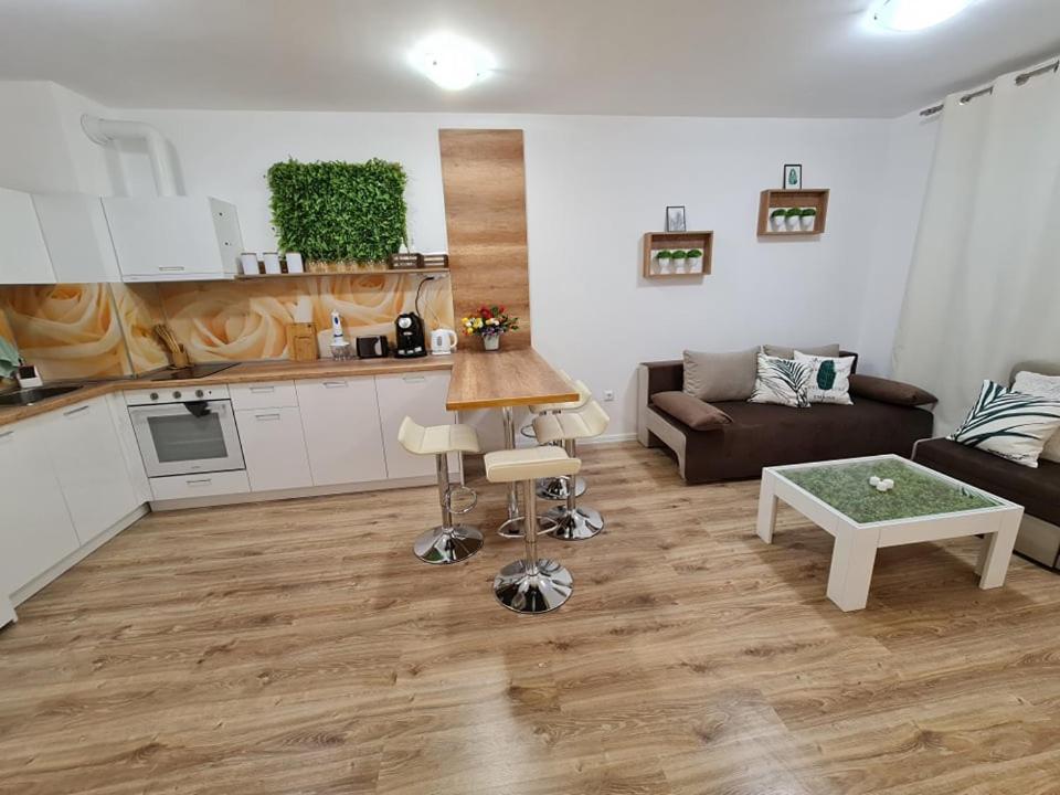 Little Treasure By The Sea Appartement Pomorie Buitenkant foto