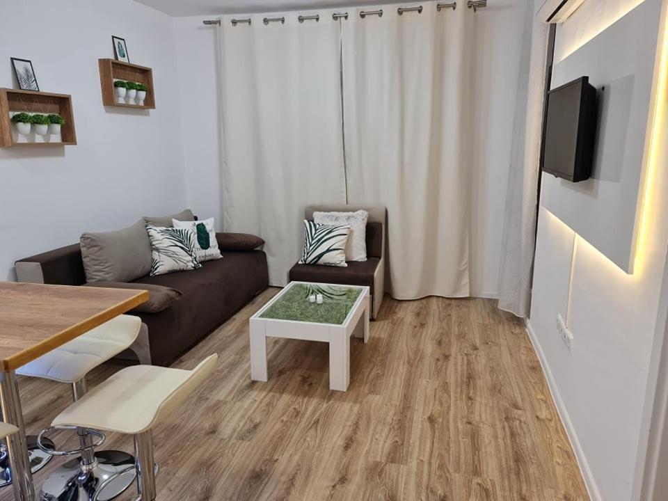 Little Treasure By The Sea Appartement Pomorie Buitenkant foto